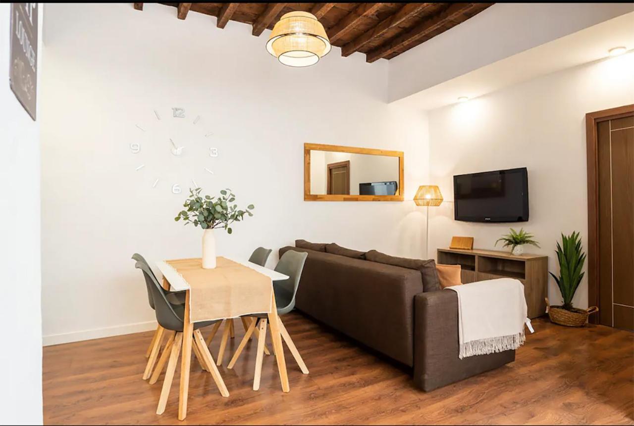 Rustic & Nice Apartment In Malaga Center Exterior foto